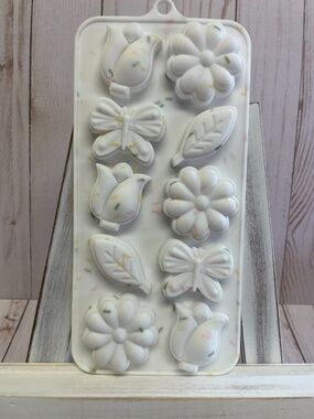 Silicone Shaped Candy Mold Chocolate Gummy Ice Easter Flower Butterfly Leaf NEW